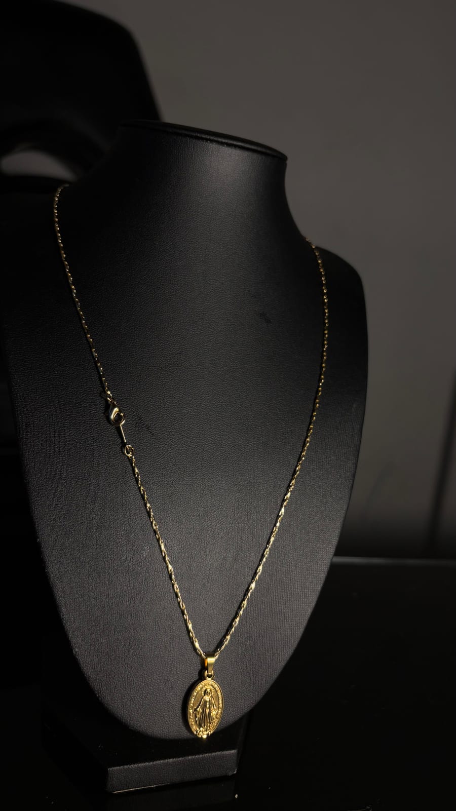 Enrollada, baño en oro 18K